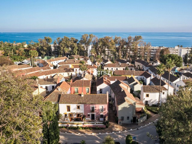 2 Schlafzimmer Reihenhaus in Guadalmina Baja