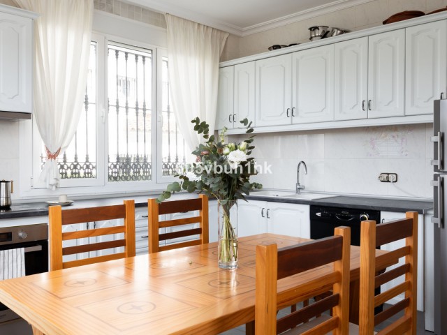 4 Bedrooms Villa in Marbella