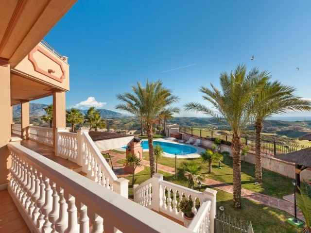7 Bedrooms Villa in Mijas