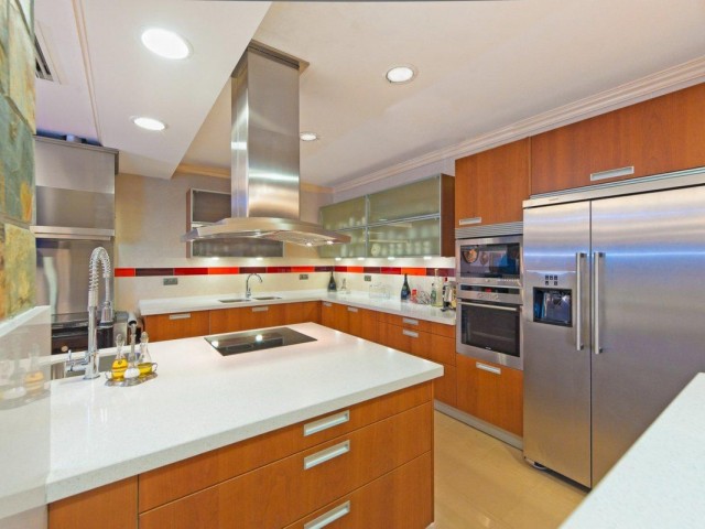 7 Bedrooms Villa in Mijas