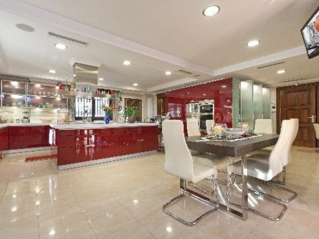 7 Bedrooms Villa in Mijas