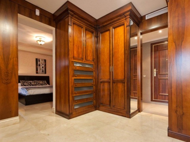 7 Bedrooms Villa in Mijas