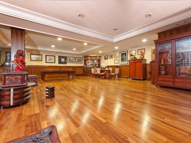 7 Bedrooms Villa in Mijas