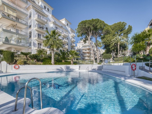 3 Bedrooms Apartment in Puerto Banús