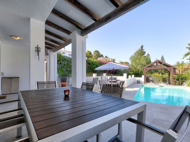 Villa avec 5 Chambres  à El Rosario