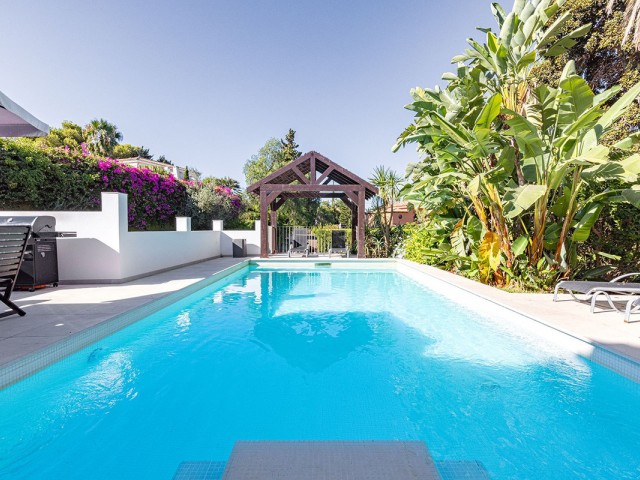 Villa avec 5 Chambres  à El Rosario