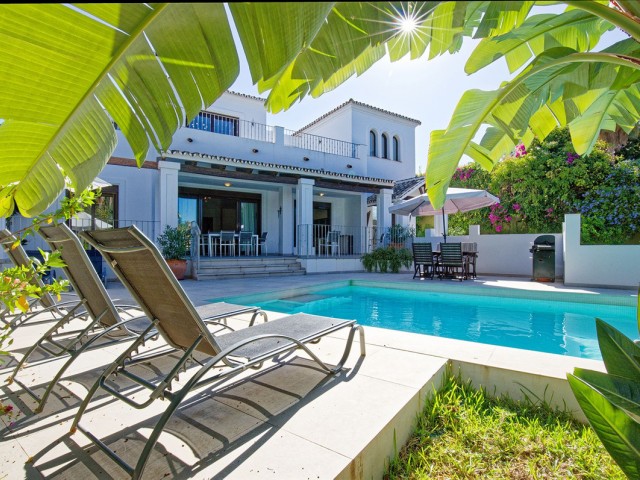 Villa avec 5 Chambres  à El Rosario