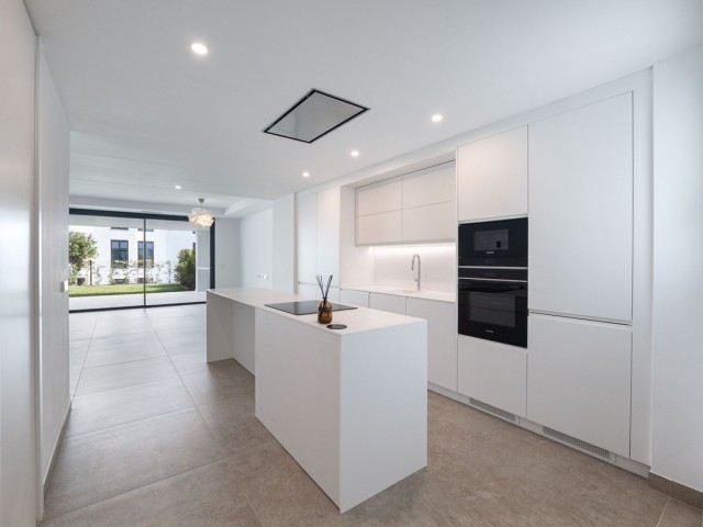 Appartement avec 3 Chambres  à Estepona