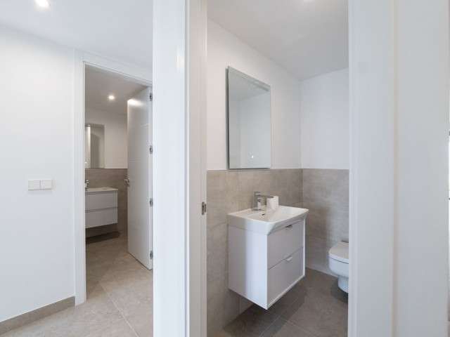 Appartement avec 3 Chambres  à Estepona