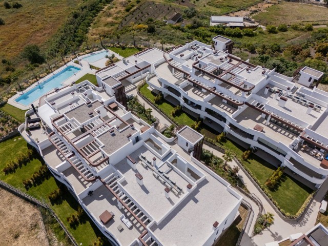 Appartement avec 3 Chambres  à Estepona