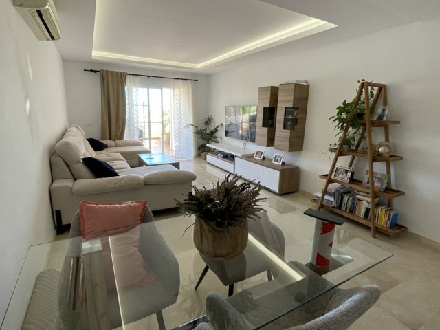 Appartement avec 3 Chambres  à Estepona