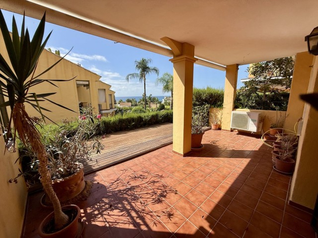 4 Bedrooms Villa in Elviria