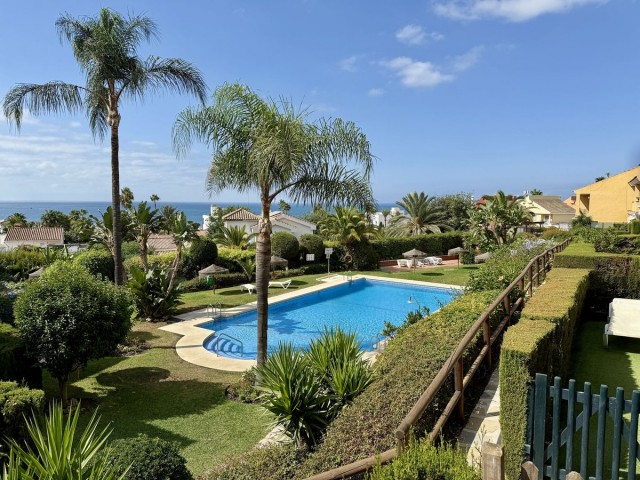 4 Bedrooms Villa in Elviria