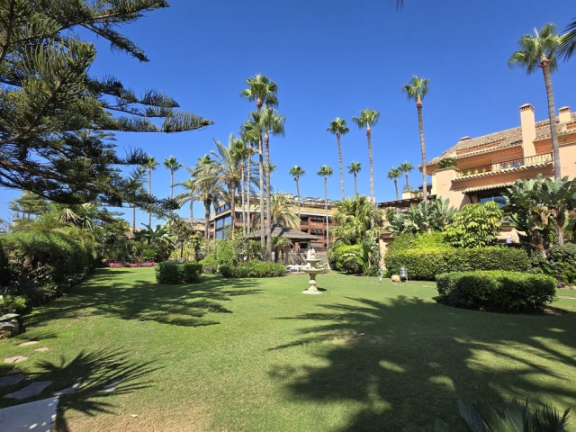 2 Bedrooms Apartment in Puerto Banús