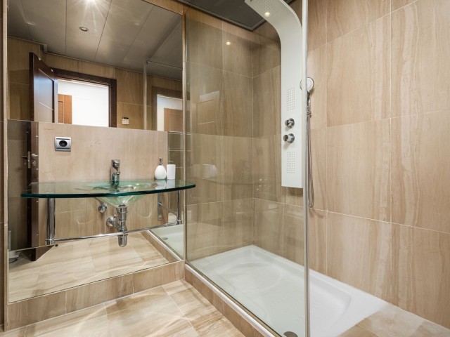 Appartement avec 4 Chambres  à Estepona