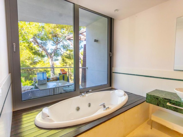 4 Bedrooms Villa in The Golden Mile
