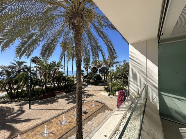 Appartement avec 3 Chambres  à Estepona