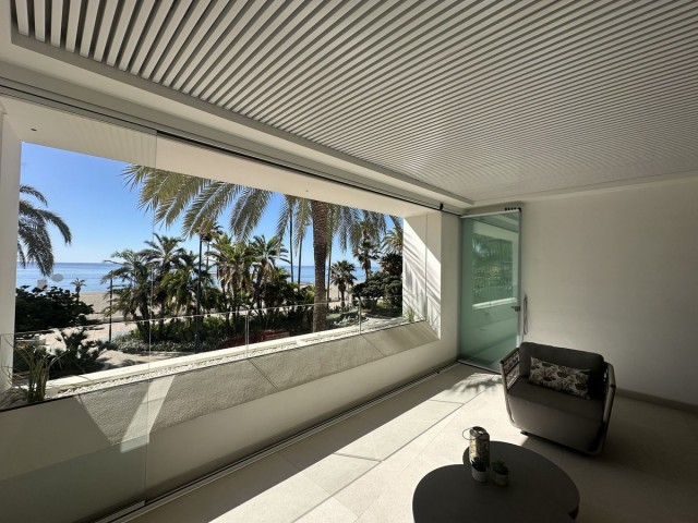 Appartement avec 3 Chambres  à Estepona