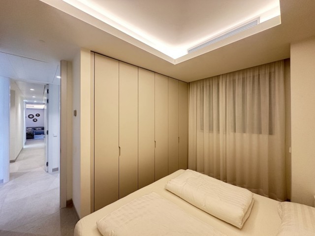Appartement avec 3 Chambres  à Estepona