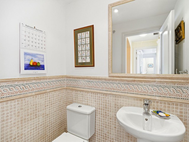 4 Bedrooms Apartment in Elviria