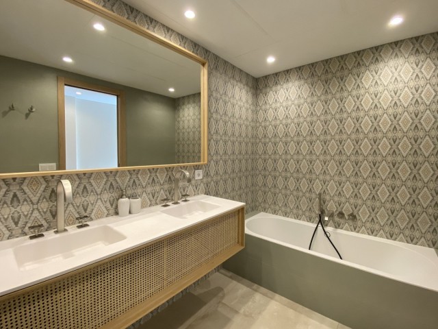 3 Bedrooms Apartment in Puerto Banús