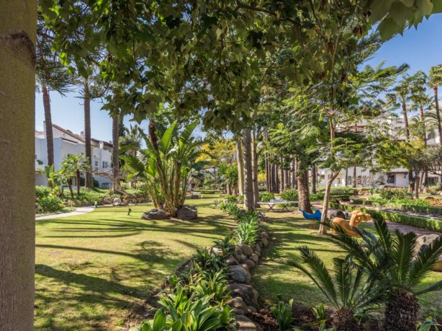 3 Bedrooms Apartment in Puerto Banús