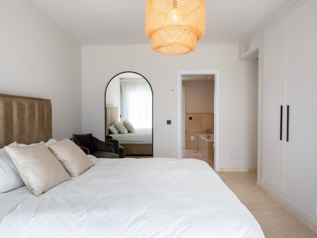 Villa avec 6 Chambres  à Nueva Andalucía