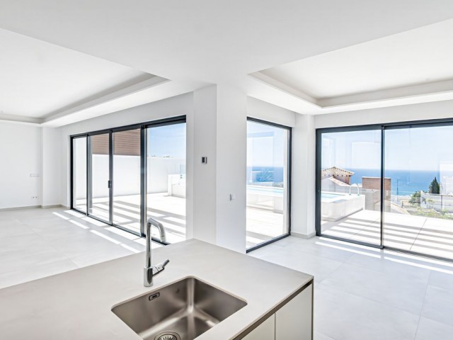 5 Bedrooms Villa in Benalmadena