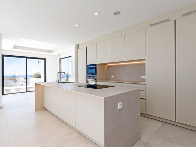 5 Bedrooms Villa in Benalmadena