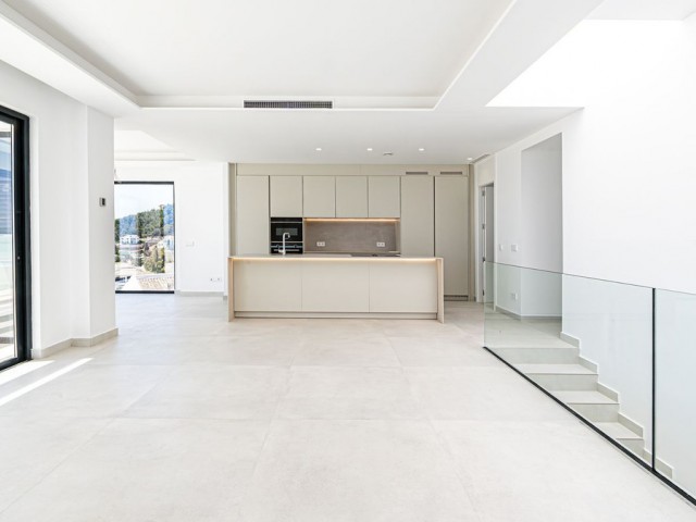 5 Bedrooms Villa in Benalmadena