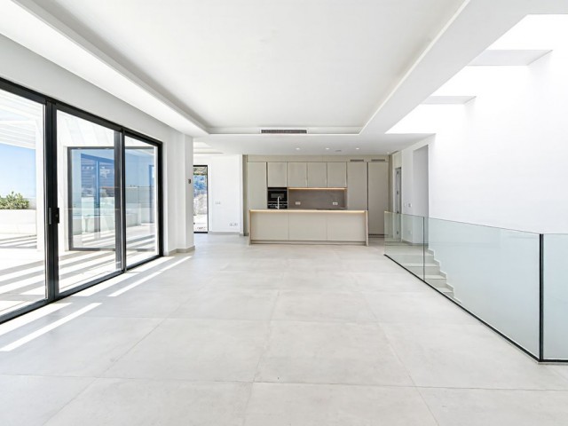 5 Bedrooms Villa in Benalmadena