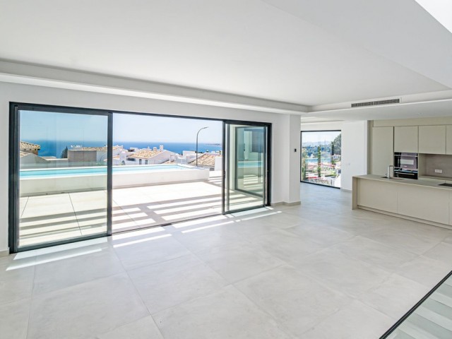 5 Bedrooms Villa in Benalmadena