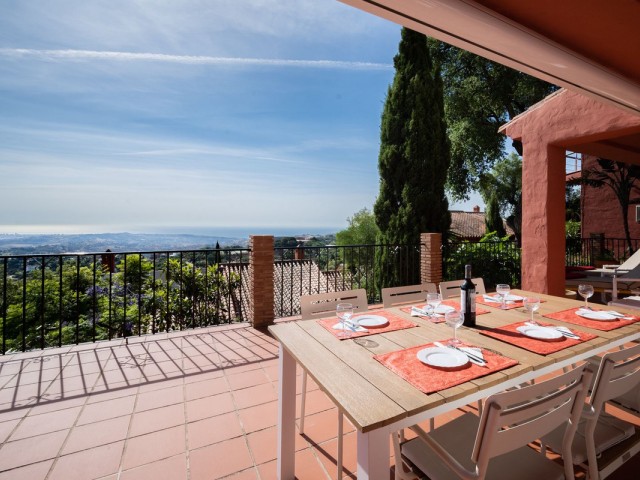 4 Bedrooms Villa in Elviria