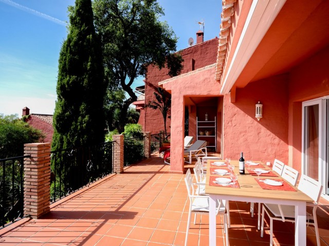 4 Bedrooms Villa in Elviria