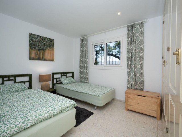4 Bedrooms Villa in Elviria