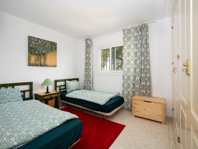 4 Bedrooms Villa in Elviria