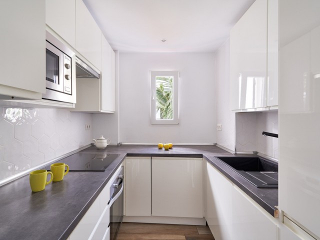 2 Bedrooms Apartment in Elviria