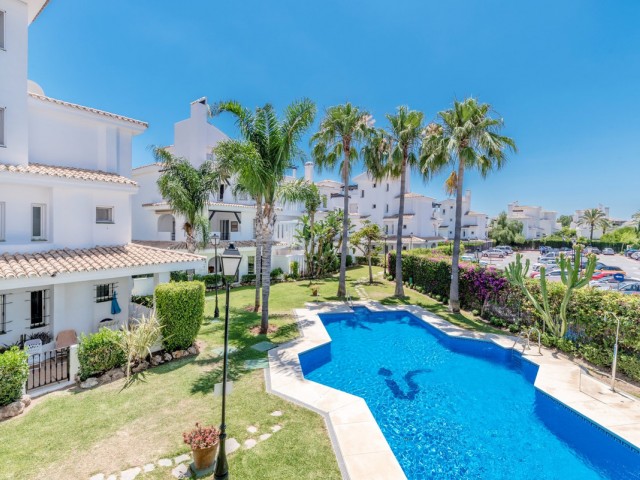 2 Slaapkamer Rijtjeshuis in Nueva Andalucía