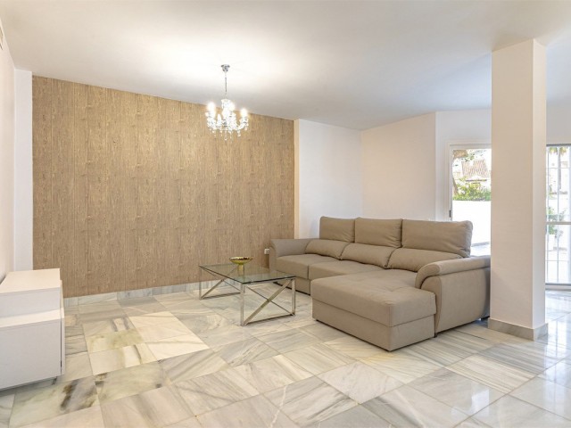 2 Slaapkamer Rijtjeshuis in Nueva Andalucía