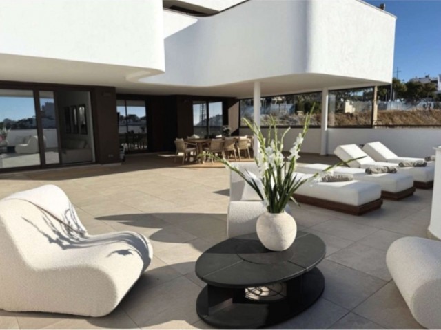 Appartement avec 3 Chambres  à Estepona