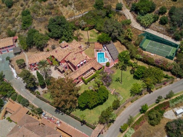 Villa avec 12 Chambres  à Benahavís