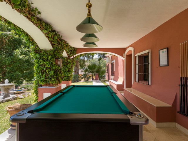 Villa avec 12 Chambres  à Benahavís
