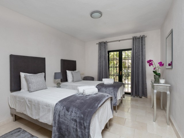 Villa avec 12 Chambres  à Benahavís