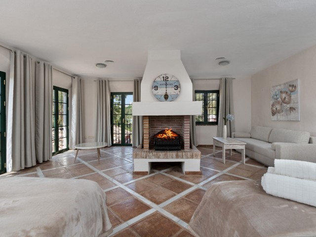 Villa avec 12 Chambres  à Benahavís