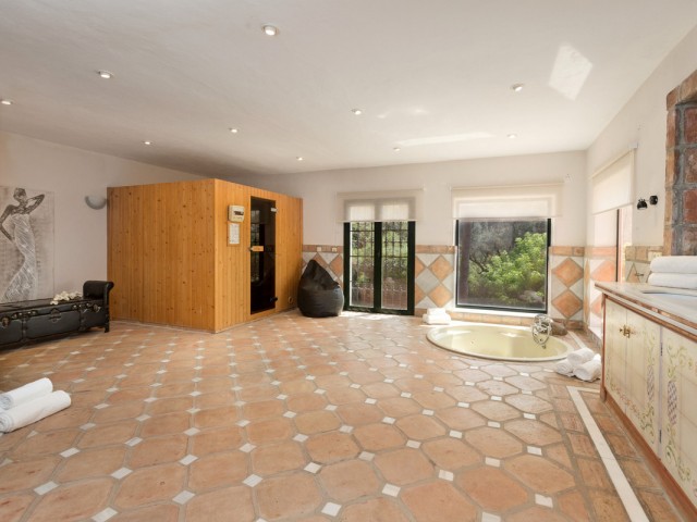 Villa avec 12 Chambres  à Benahavís