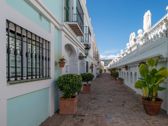 3 Slaapkamer Rijtjeshuis in Nueva Andalucía