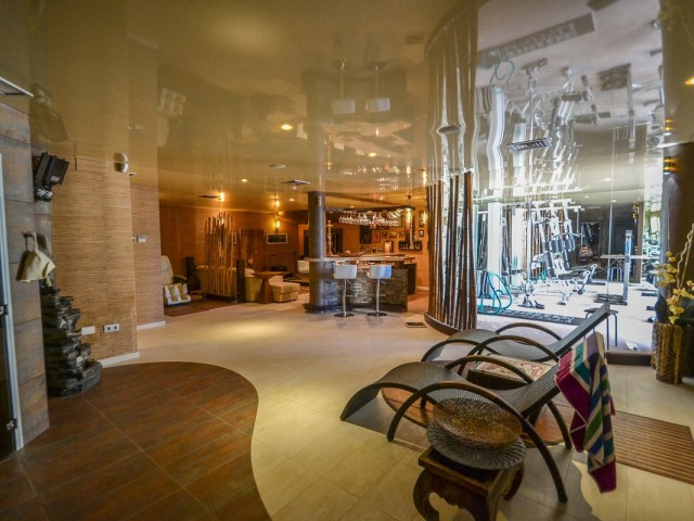 5 Schlafzimmer Villa in Altos de los Monteros