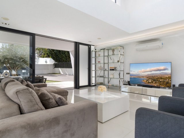 5 Schlafzimmer Villa in Nueva Andalucía