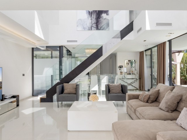 5 Schlafzimmer Villa in Nueva Andalucía