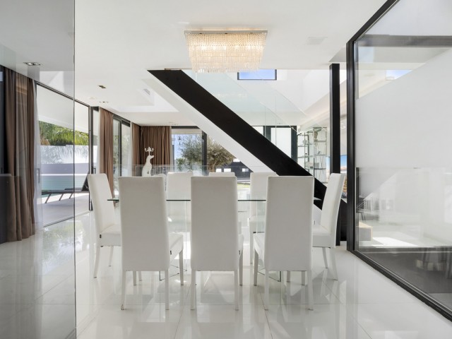 5 Schlafzimmer Villa in Nueva Andalucía